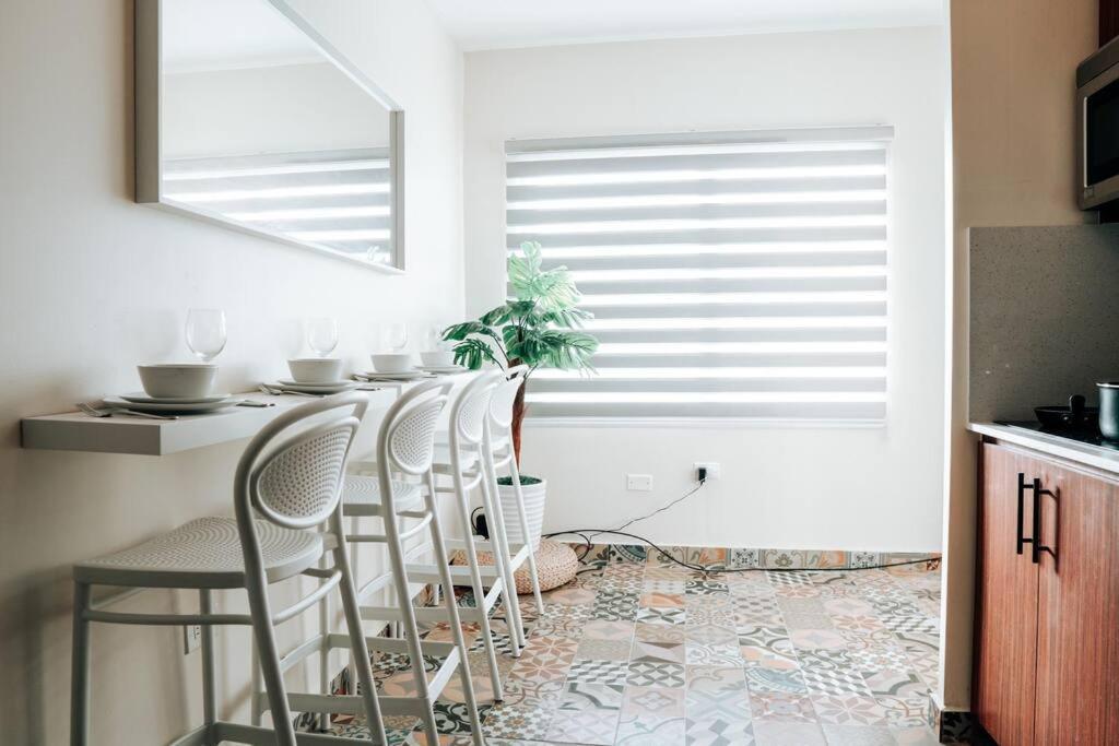 Appartement Comfy & Bright Apt @ Calle Loiza - Walk To Beach / Calle Loiza Abajo -N à San Juan Extérieur photo